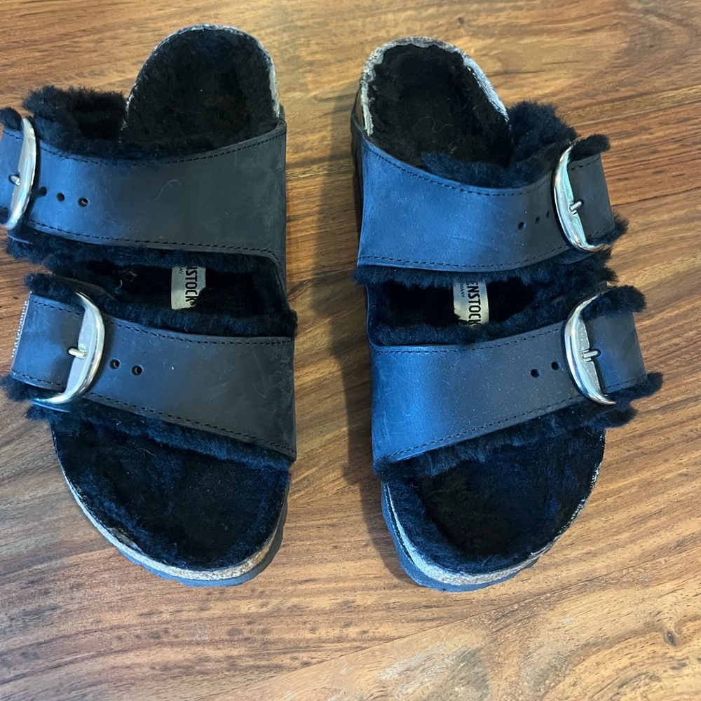 Birkenstock Women’s Arizona Shesrling. Size 37